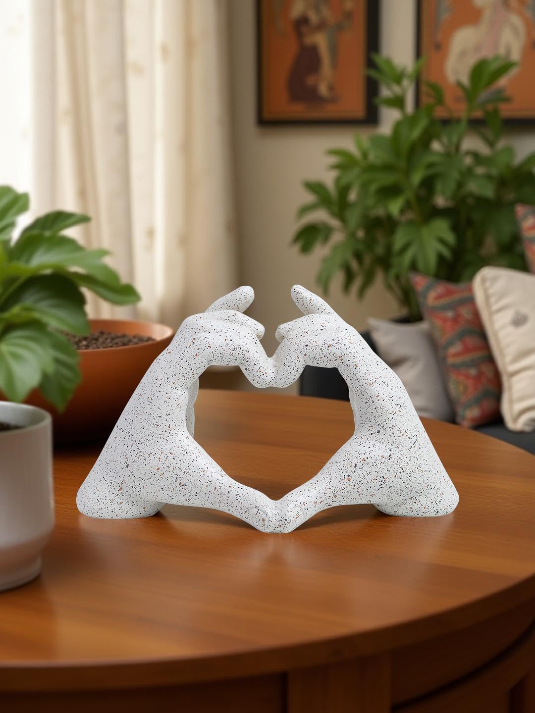 Modern Love Art Décor Figurine for Home & Gifting