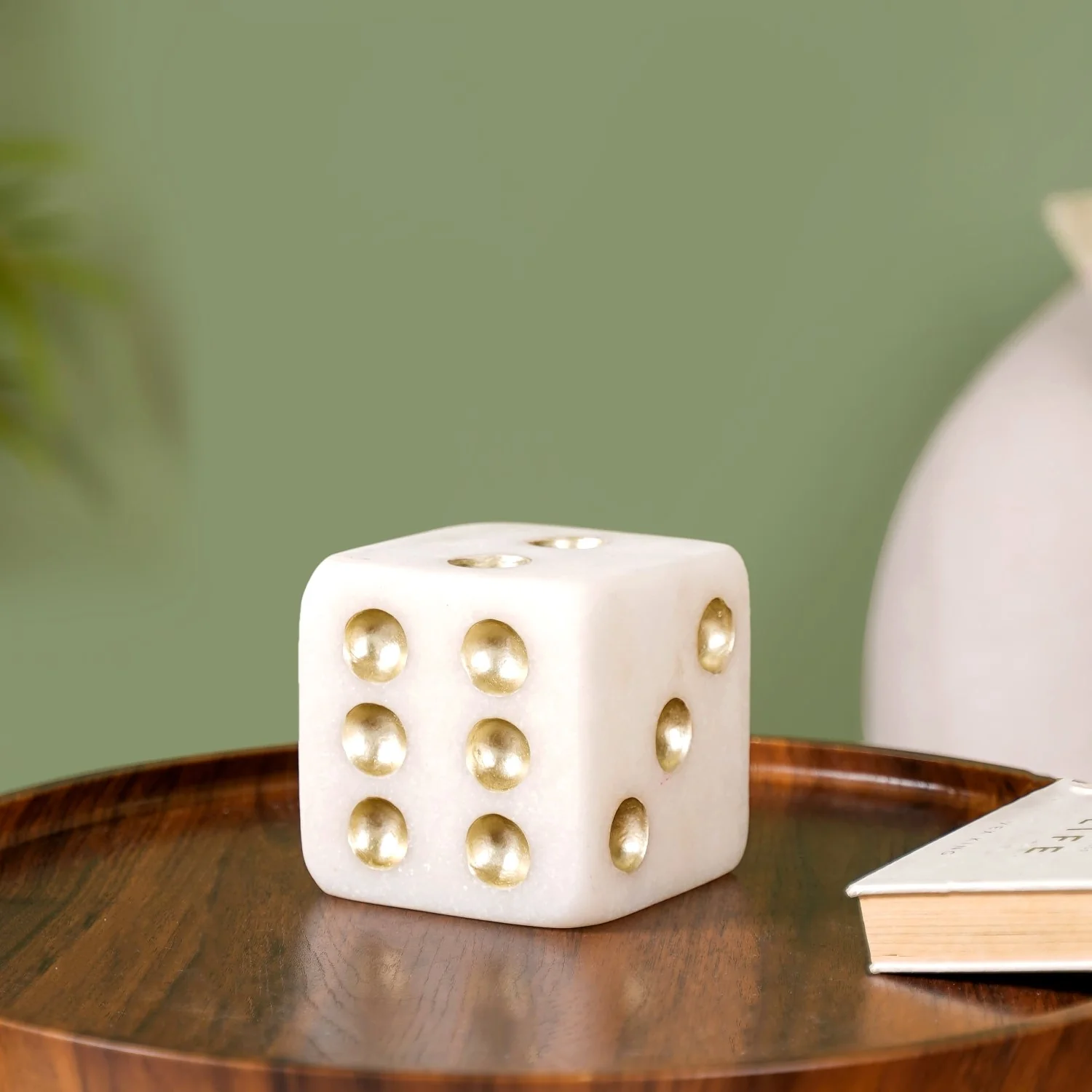 Modern Tabletop Home Décor Accent (6 inch)